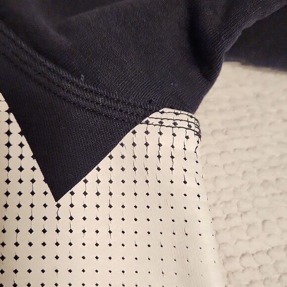 Nike black sweatshirt with white dotted bold logo at chest - Picture 7 of 10